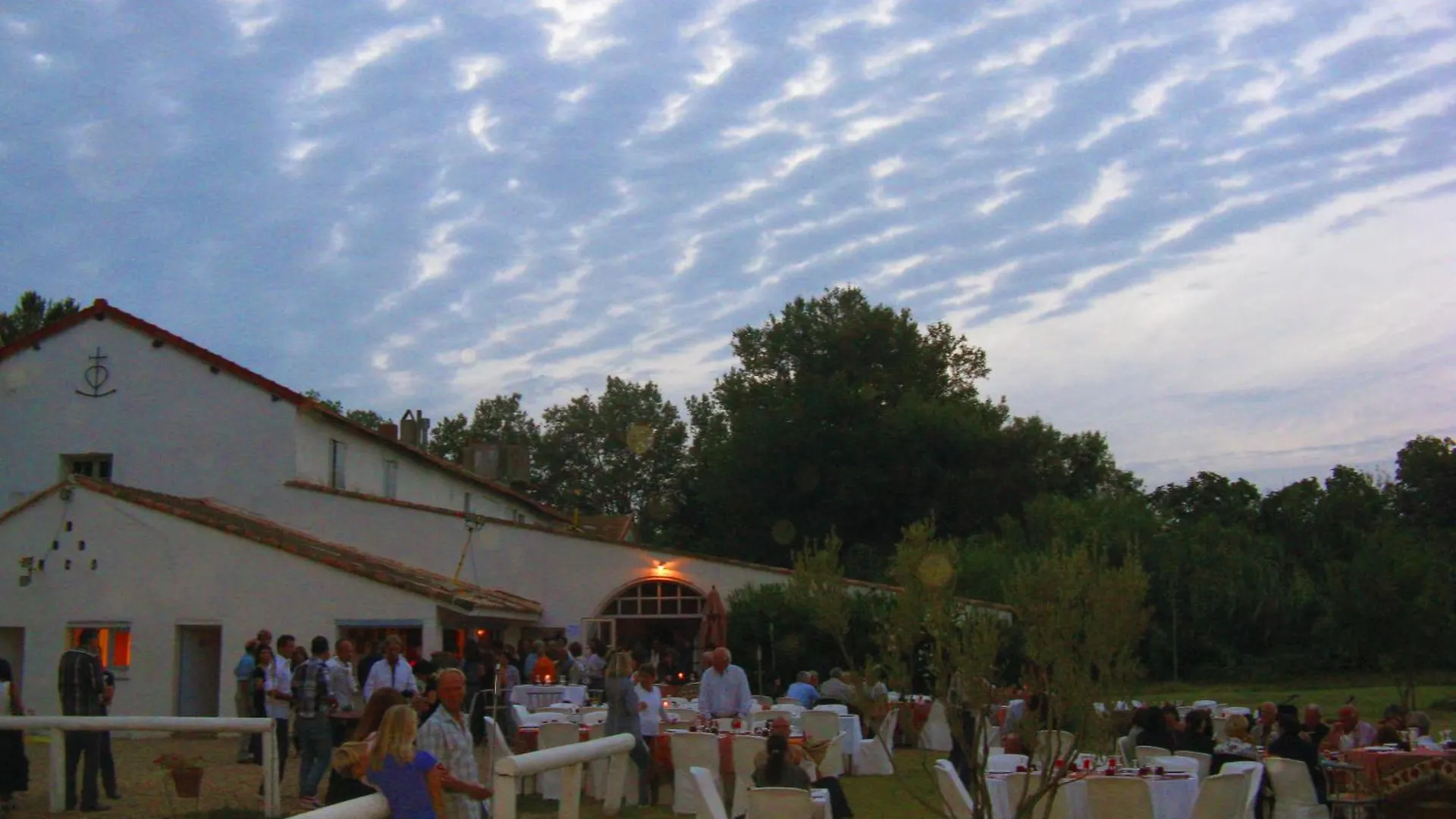Bed & Breakfast Mas Du Menage En Camargue Manade Clauzel Bed and Breakfast Saintes-Maries-de-la-Mer